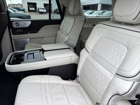 Used 2024 Lincoln Navigator Black Label AWD/4WD image 22