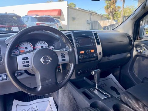 Used 2018 Nissan Frontier PRO-4X image 13