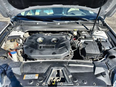 Used 2019 Lincoln MKZ Reserve FWD image 18
