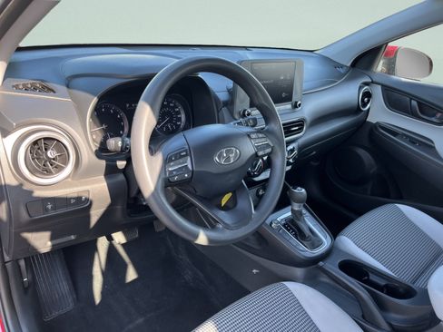 Used 2022 Hyundai Kona SE AWD/4WD image 17
