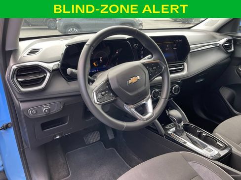 Used 2024 Chevrolet TrailBlazer LT w/ Convenience Package AWD/4WD image 19