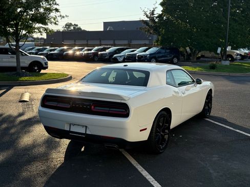 Used 2022 Dodge Challenger GT image 4