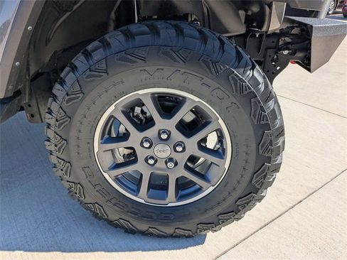 Used 2022 Jeep Gladiator Overland w/ Popular Equipment Package image 10