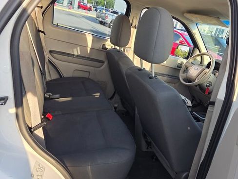 Used 2011 Ford Escape XLS w/ 102A Rapid Spec Order Code FWD image 13