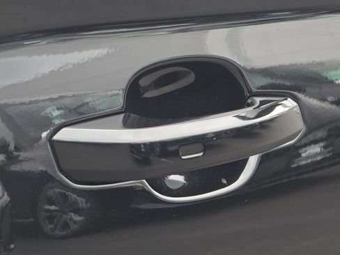 Used 2023 Audi SQ5 Premium Plus w/ Premium Plus Package image 32