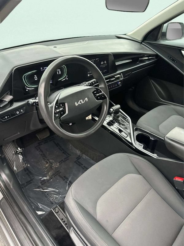Used 2023 Kia Niro LX FWD image 17
