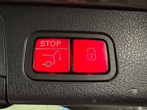 Certified 2022 Mercedes-Benz GLB 250 4MATIC image 11