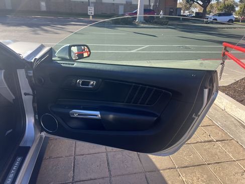 Used 2017 Ford Mustang Premium image 23