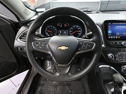 Used 2021 Chevrolet Malibu LT image 25