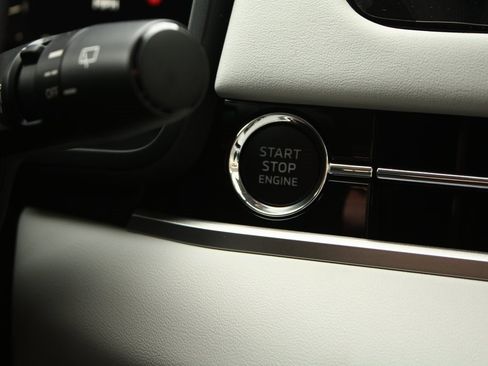 New 2025 Mitsubishi Outlander SEL image 23