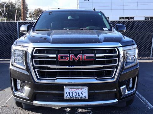 Used 2022 GMC Yukon SLT w/ SLT Luxury Package image 3