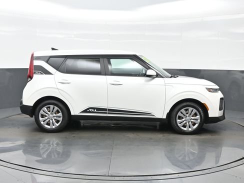 Used 2021 Kia Soul LX FWD image 7