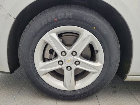Used 2022 Chevrolet Malibu LT FWD image 31