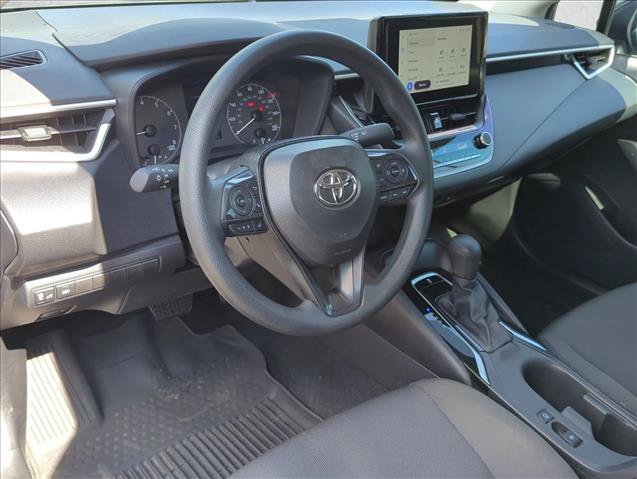 Used 2025 Toyota Corolla LE FWD image 5