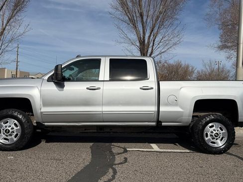 Used 2019 Chevrolet Silverado 2500 LT AWD/4WD image 5