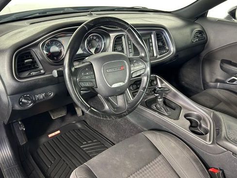 Used 2017 Dodge Challenger R/T image 12