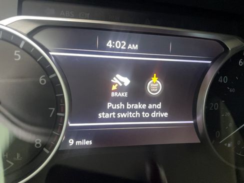 Used 2025 Nissan Pathfinder S image 7