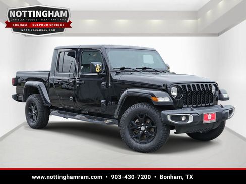 Used 2022 Jeep Gladiator Sport AWD/4WD image 1