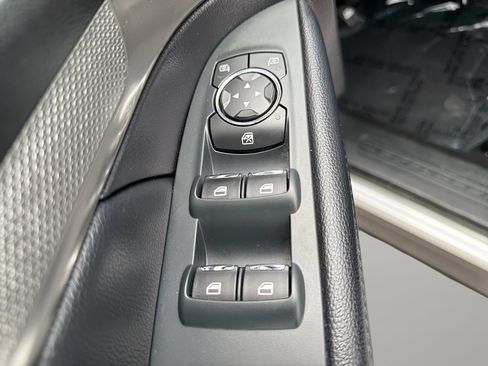 Used 2019 Ford Explorer XLT FWD image 17