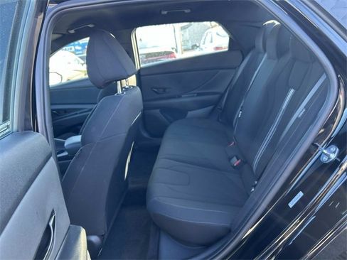 Used 2025 Hyundai Elantra Sport image 12