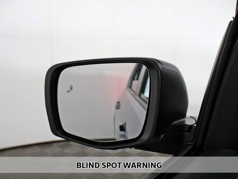 Used 2025 Honda Pilot Sport image 4