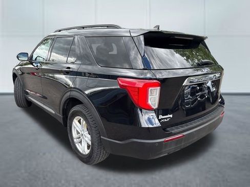 Used 2022 Ford Explorer XLT AWD/4WD image 2