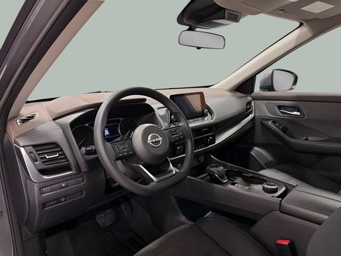 Used 2023 Nissan Rogue SV image 17