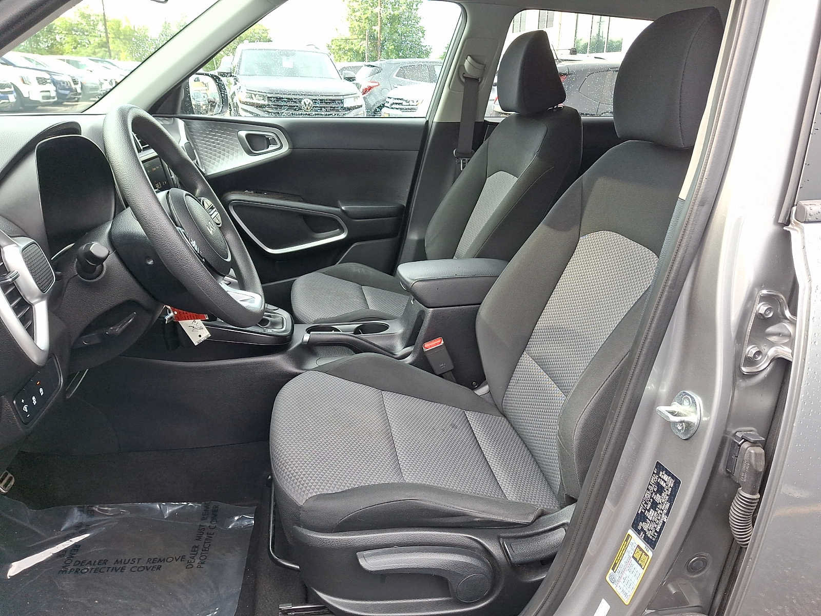 Used 2023 Kia Soul LX w/ LX Technology Package FWD image 12