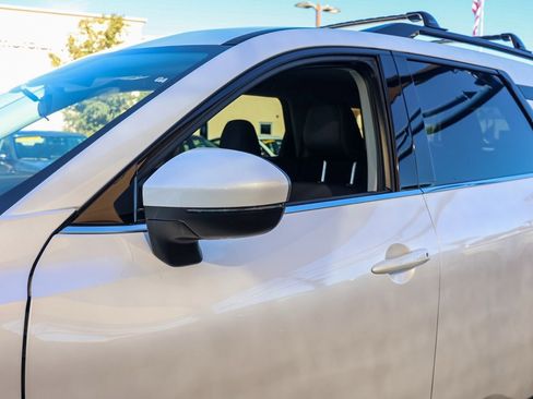 New 2025 Nissan Pathfinder SV image 12