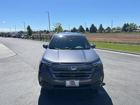 Used 2026 Subaru Forester Premium AWD/4WD image 7