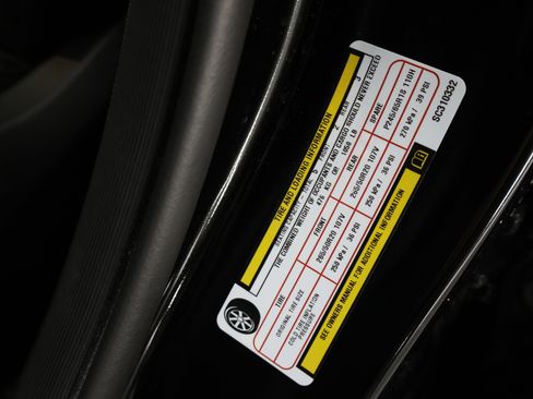 Used 2025 Jeep Grand Cherokee Limited w/ Luxury Tech Group II image 75