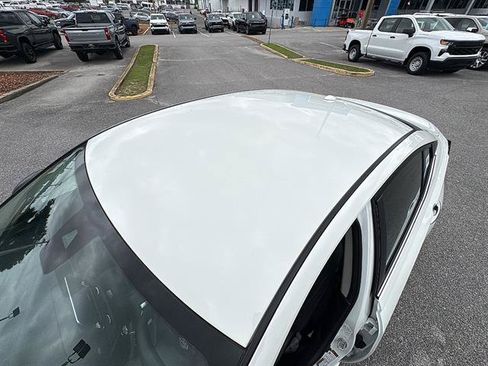 Used 2025 Nissan Altima 2.5 SV FWD image 13