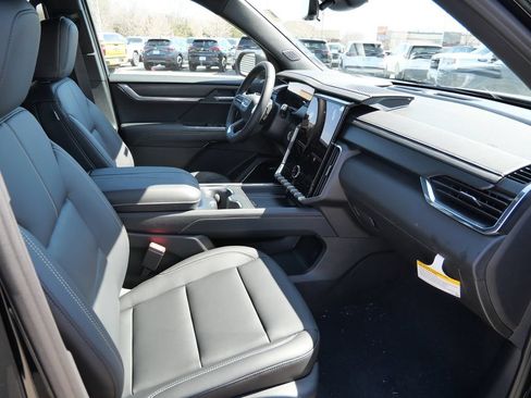New 2026 GMC Acadia Elevation w/ Elevation Premium Package AWD/4WD image 22