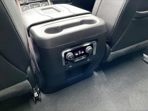 Used 2022 GMC Yukon Denali AWD/4WD image 12