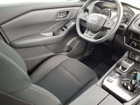 Used 2026 Nissan Rogue S FWD image 11