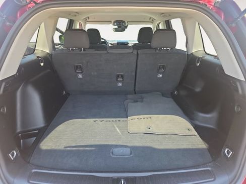 Used 2024 Jeep Grand Cherokee Laredo RWD image 31