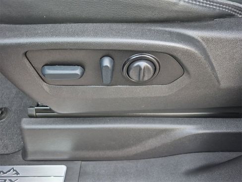 Used 2022 Chevrolet Silverado 2500 High Country w/ Z71 Off-Road Package image 19