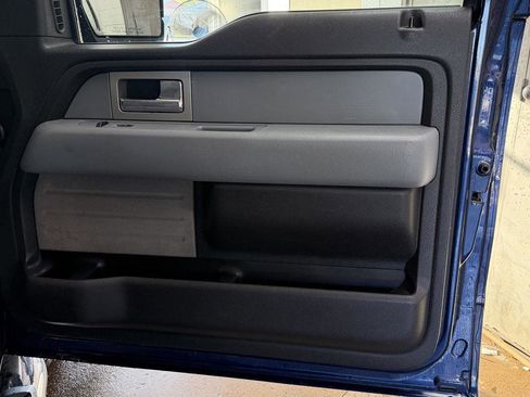 Used 2011 Ford F150 XLT w/ XLT Chrome Pkg image 23