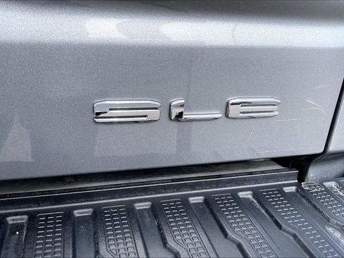 Certified 2023 GMC Sierra 1500 SLE image 9