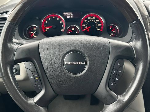 Used 2012 GMC Acadia Denali AWD/4WD image 21