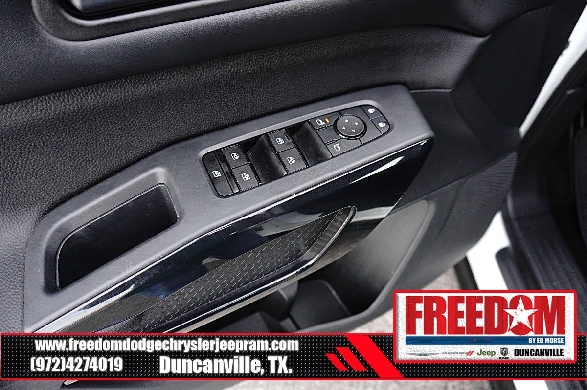 Used 2024 Nissan Pathfinder SV FWD image 41