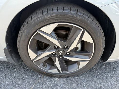 Used 2023 Hyundai Elantra SEL w/ Convenience Package FWD image 28
