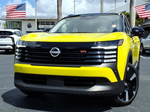 Certified 2025 Nissan Kicks SR image 2