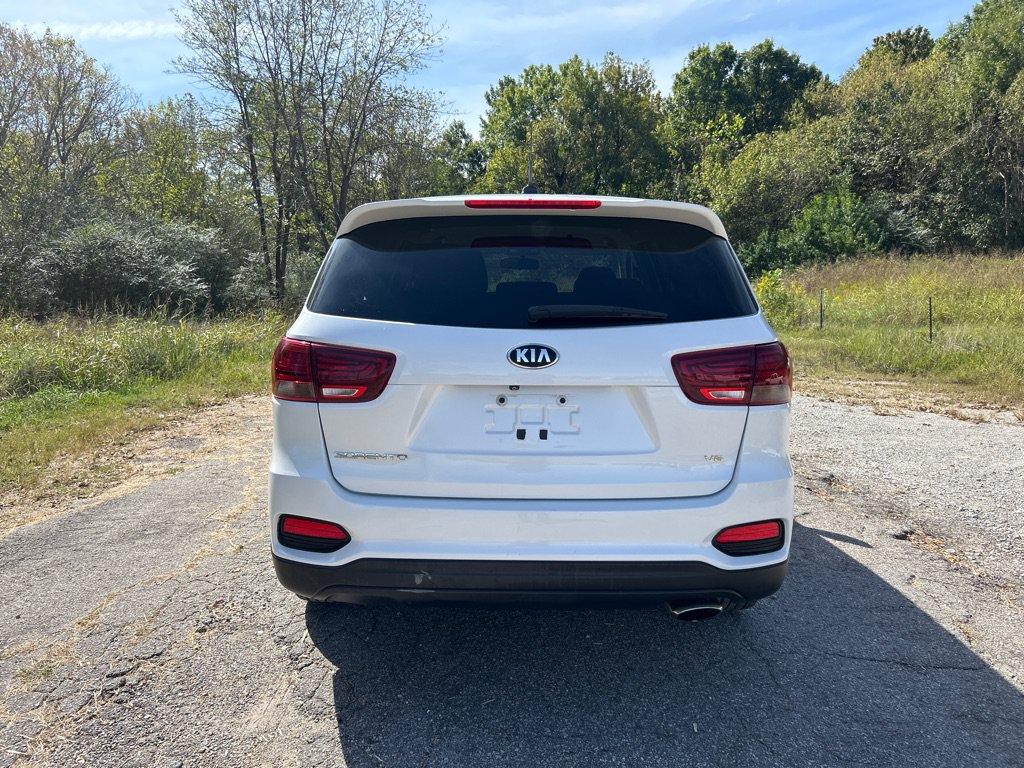 Used 2019 Kia Sorento AWD V6 image 4