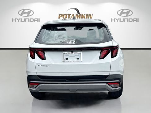 Used 2025 Hyundai Tucson SE FWD image 6
