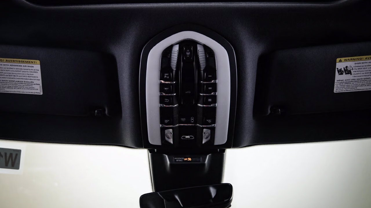 Certified 2026 Porsche Macan AWD/4WD image 20