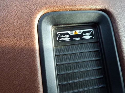 Used 2018 Chevrolet Silverado 1500 High Country image 15