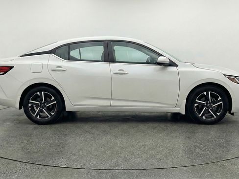 Used 2025 Nissan Sentra SV image 11