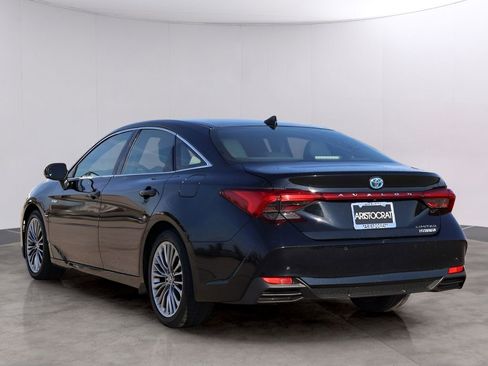 Used 2021 Toyota Avalon Limited w/ Advanced Safety Package FWD image 5