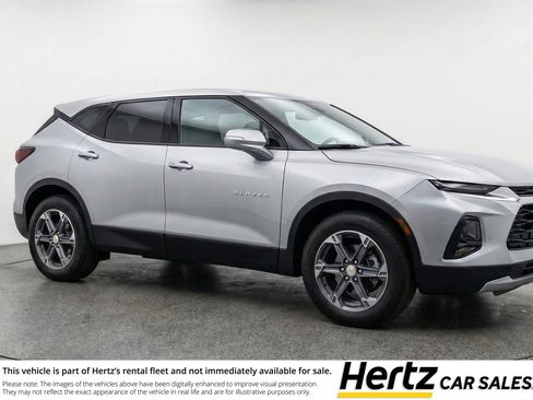 Used 2025 Chevrolet Blazer LT FWD image 1